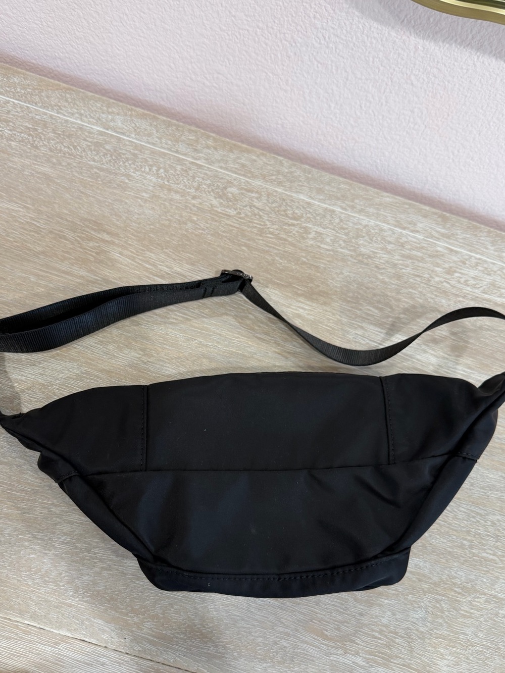 ALO Yoga Belt Bag - Picture 9 of 10